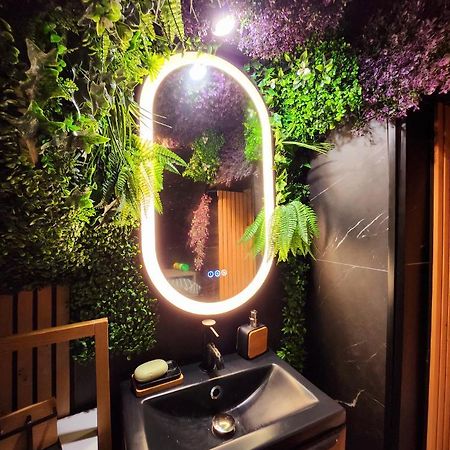 Jungle House Avec Jacuzzi A 10 Min De Disneyland -Taille Chambre- Conde-Sainte-Libiaire Exterior photo