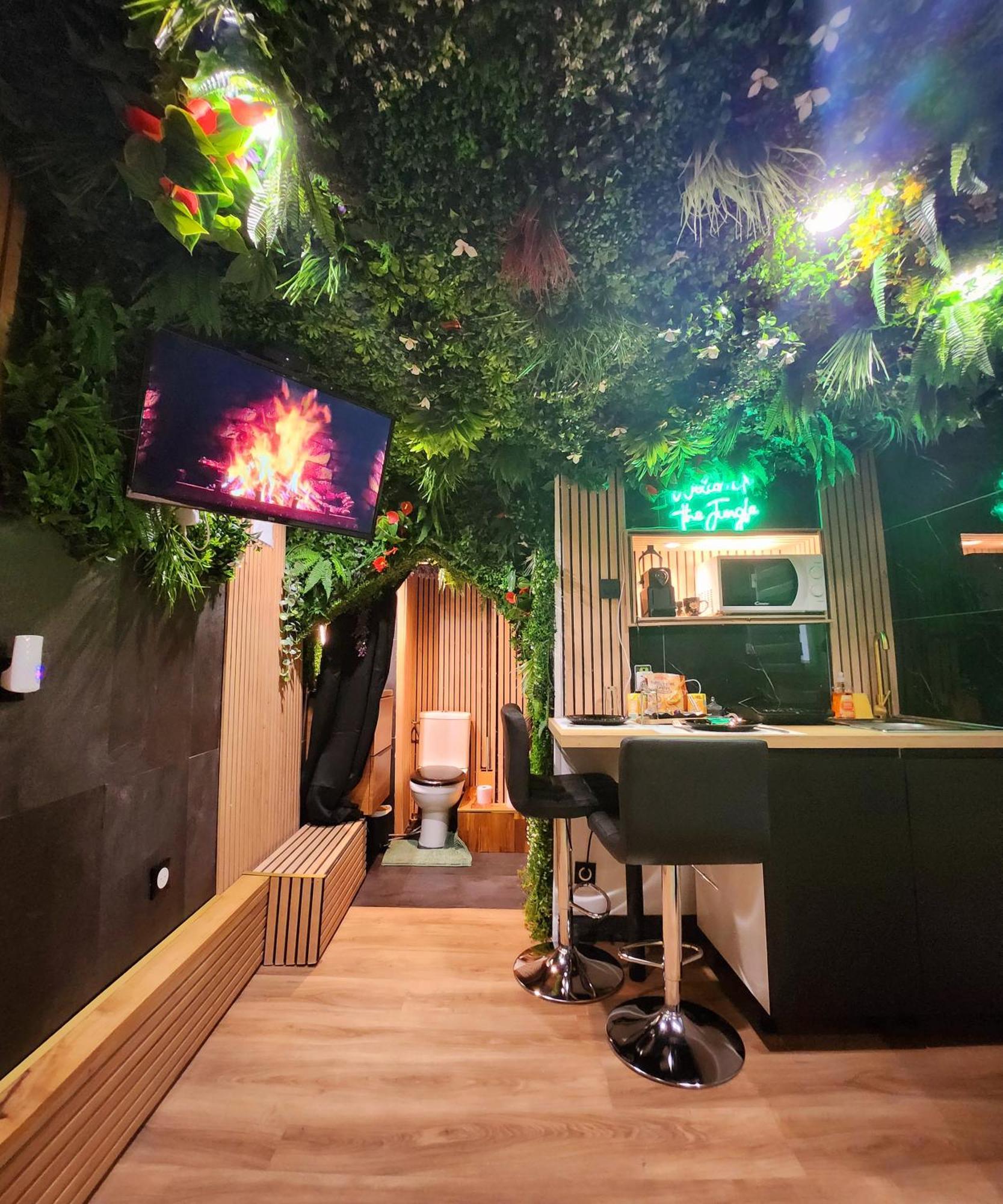 Jungle House Avec Jacuzzi A 10 Min De Disneyland -Taille Chambre- Conde-Sainte-Libiaire Exterior photo